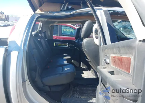 2011 Ram Ram 2500 Laramie z USA, uszkodzony, nr VIN 3D7UT2CL1BG590840